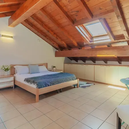 アパート Tra E Cielo ベッラーノ